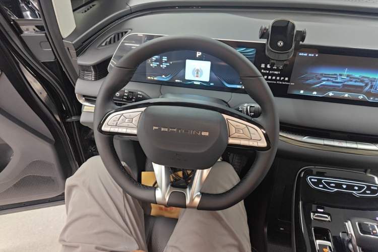 Used FORTHING Xinghai V9 2026 Model, More Enjoyment Series, 200km Comfort Edition Steering Wheel