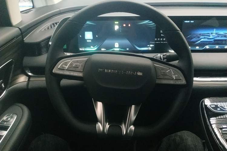 Used FORTHING Xinghai V9 2026 Model, More Enjoyment Series, 200km Comfort Edition Steering Wheel