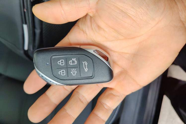 Used FORTHING Xinghai V9 2026 Model, Smart Enjoyment Series, 200km Flagship Edition Vehicle Key