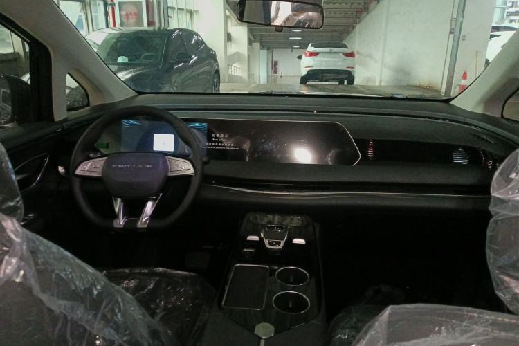 Used FORTHING Xinghai V9 2026 Model, More Enjoyment Series, 200km Comfort Edition Center Console