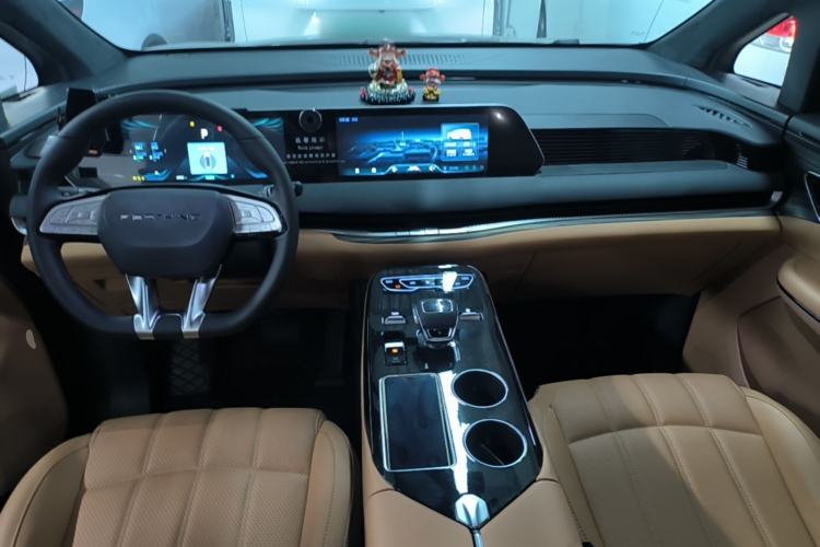 Used FORTHING Xinghai V9 2026 Model, More Enjoyment Series, 200km Comfort Edition Center Console