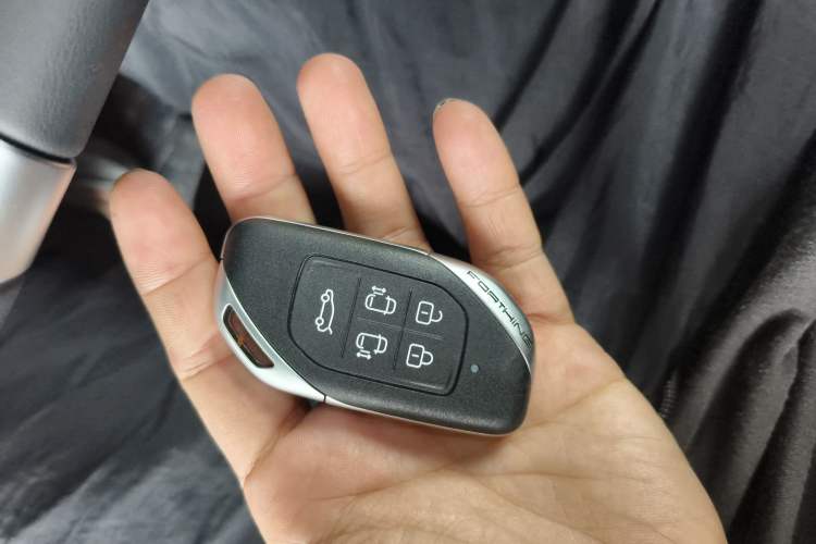 Used FORTHING Xinghai V9 2026 Model, More Enjoyment Series, 200km Luxury Edition Interior 1