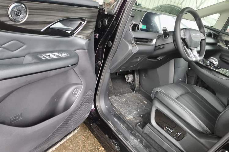 Used FORTHING Xinghai V9 2026 Model, More Enjoyment Series, 200km Luxury Edition Interior 3
