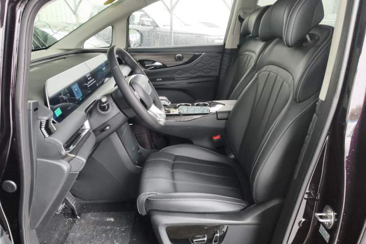 Used FORTHING Xinghai V9 2026 Model, More Enjoyment Series, 200km Luxury Edition Left Front Seat