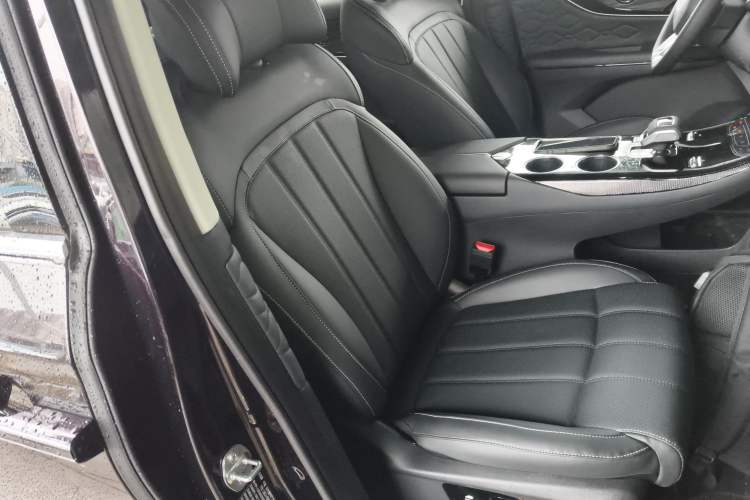 Used FORTHING Xinghai V9 2026 Model, More Enjoyment Series, 200km Luxury Edition Right Front Seat