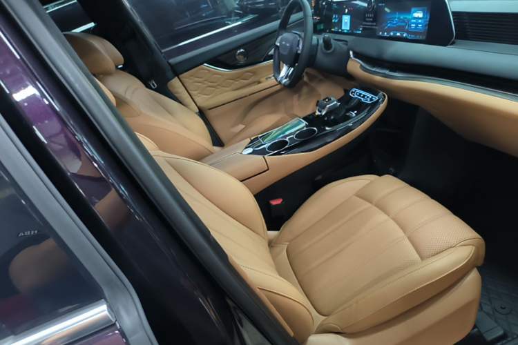Used FORTHING Xinghai V9 2026 Model, More Enjoyment Series, 200km Comfort Edition Right Front Seat