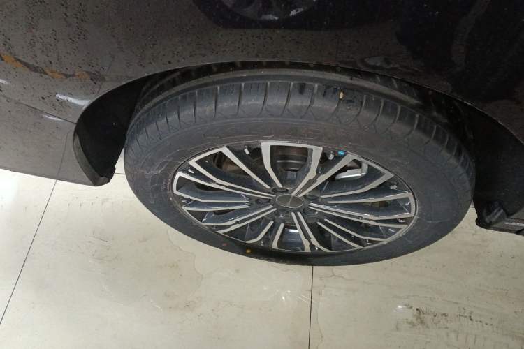 Used FORTHING Xinghai V9 2026 Model, More Enjoyment Series, 200km Comfort Edition Right Rear Wheel Hub