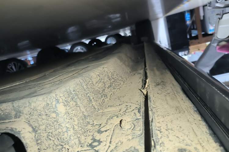 Used FORTHING Xinghai V9 2026 Model, More Enjoyment Series, 200km Comfort Edition Right Side Sill
