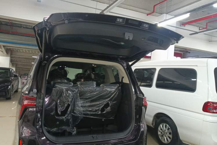 Used FORTHING Xinghai V9 2026 Model, More Enjoyment Series, 200km Comfort Edition Trunk