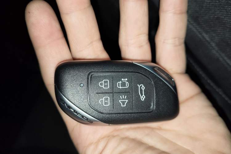 Used FORTHING Xinghai V9 2026 Model, More Enjoyment Series, 200km Comfort Edition Vehicle Key