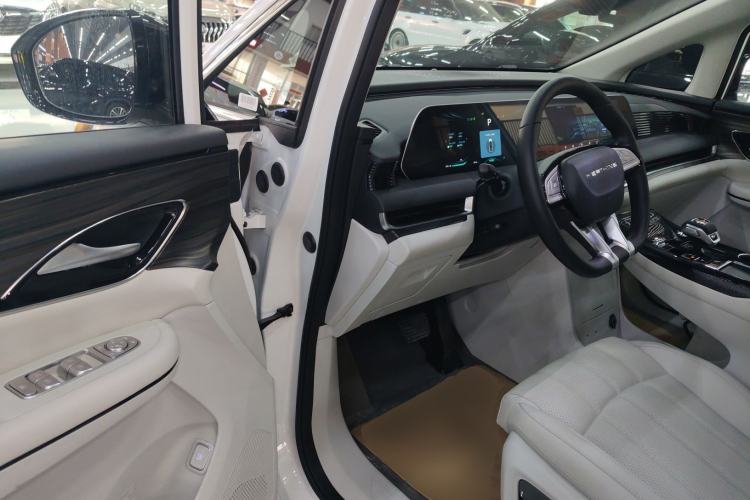 Used FORTHING Xinghai V9 2026 Model, More Enjoyment Series, 200km Comfort Edition Driver Seat