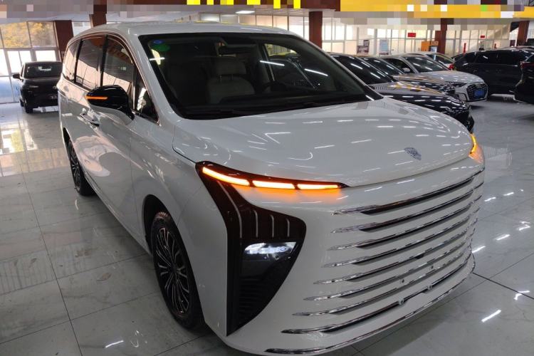 Used FORTHING Xinghai V9 2026 Model, More Enjoyment Series, 200km Comfort Edition Front Right 45 Deg