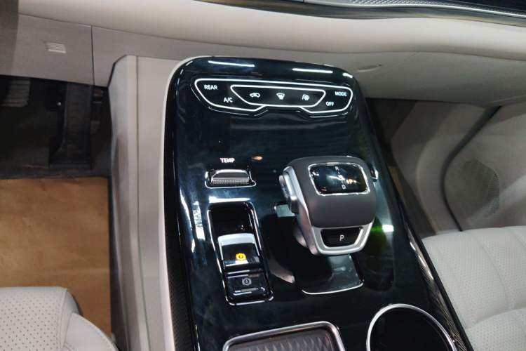 Used FORTHING Xinghai V9 2026 Model, More Enjoyment Series, 200km Comfort Edition Gear Lever