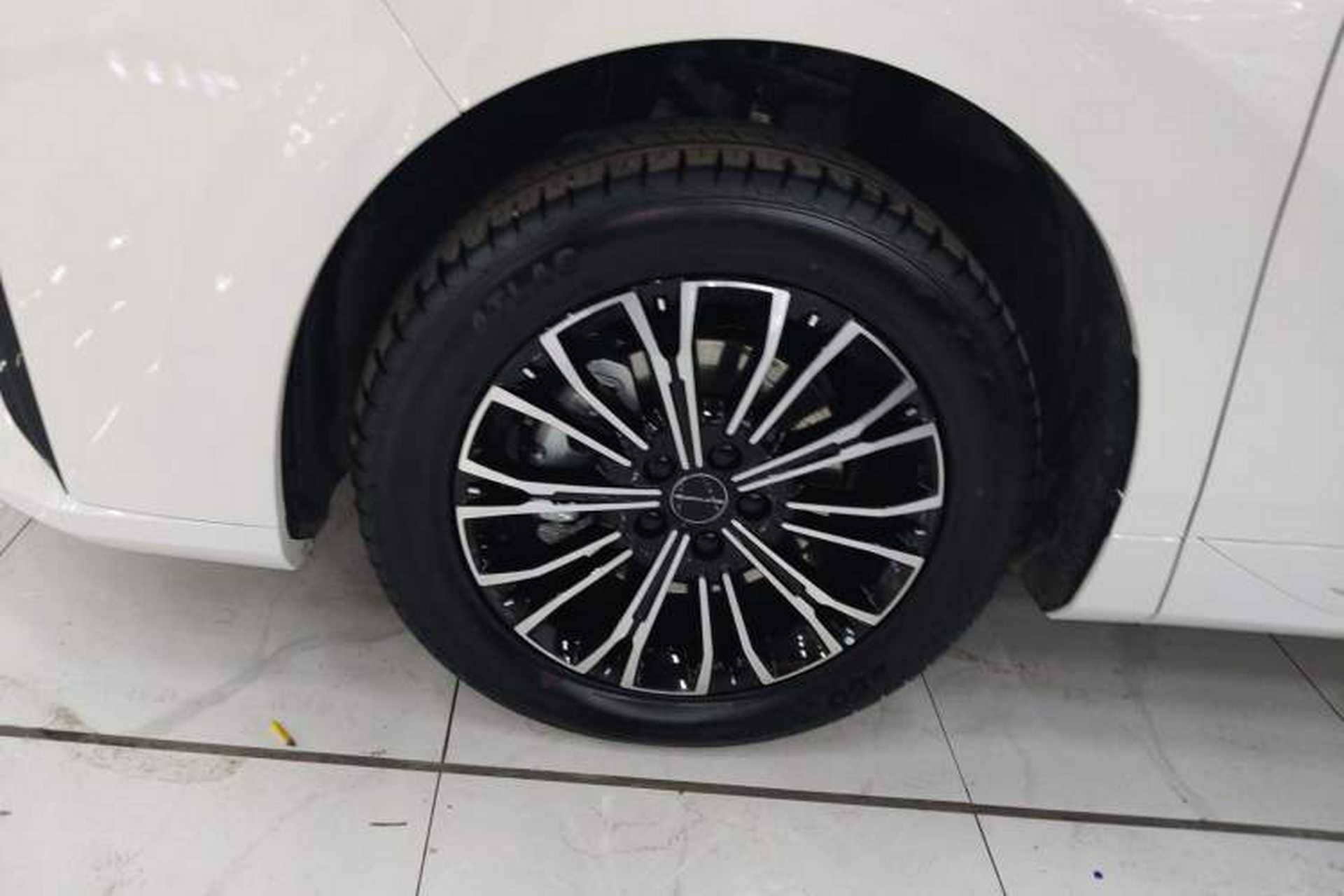 Used FORTHING Xinghai V9 2026 Model, More Enjoyment Series, 200km Comfort Edition Left Front Wheel Hub