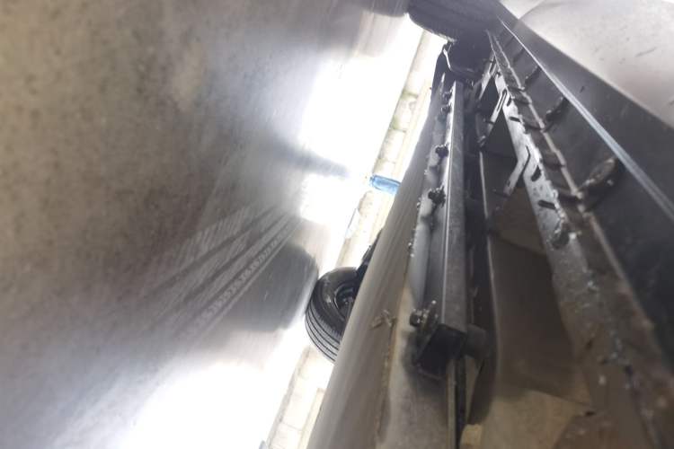 Used FORTHING Xinghai X5 2025 Model, 530 Executive Edition Chassis Front Right