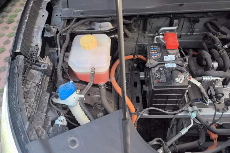 Used FORTHING Xinghai X5 2025 Model, 530 Executive Edition Engine Bay Right