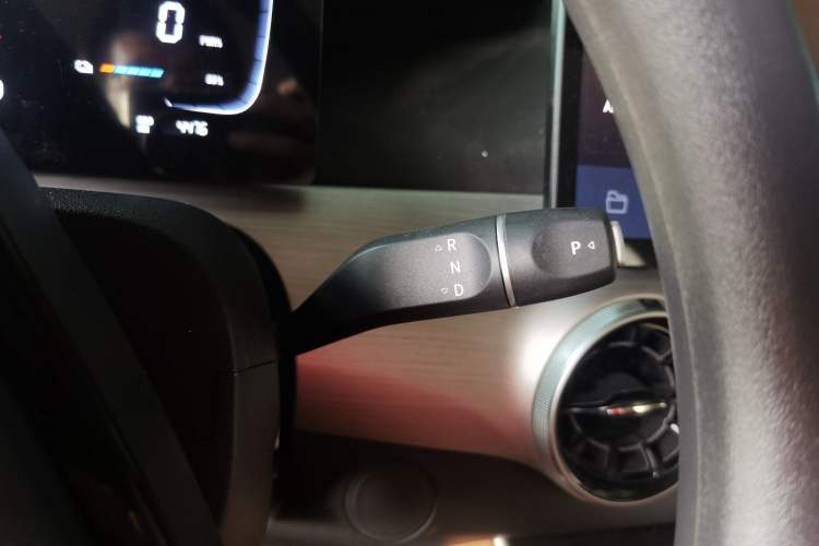 Used FORTHING Xinghai X5 2025 Model, 530 Executive Edition Gear Lever