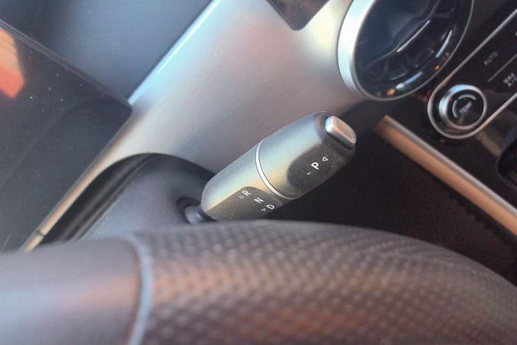 Used FORTHING Xinghai X5 2025 Model, 530 Executive Edition Gear Lever