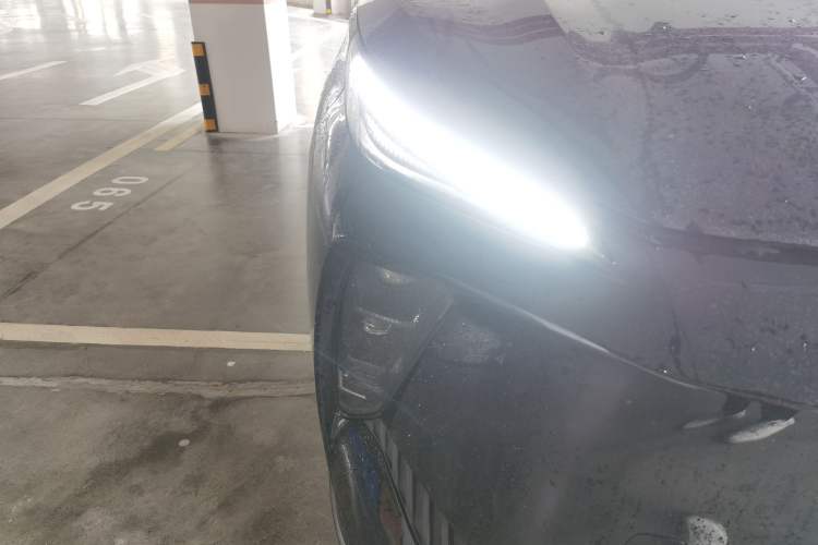 Used FORTHING Xinghai X5 2025 Model, 530 Executive Edition Right Front Headlight