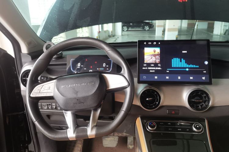 Used FORTHING Xinghai X5 2025 Model, 530 Executive Edition Steering Wheel