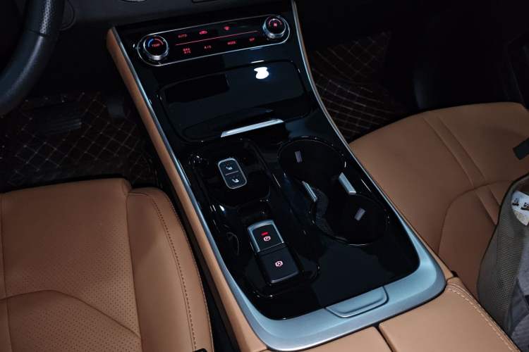 Used FORTHING Xinghai X5 2025 Model, 530 Executive Edition Gear Lever