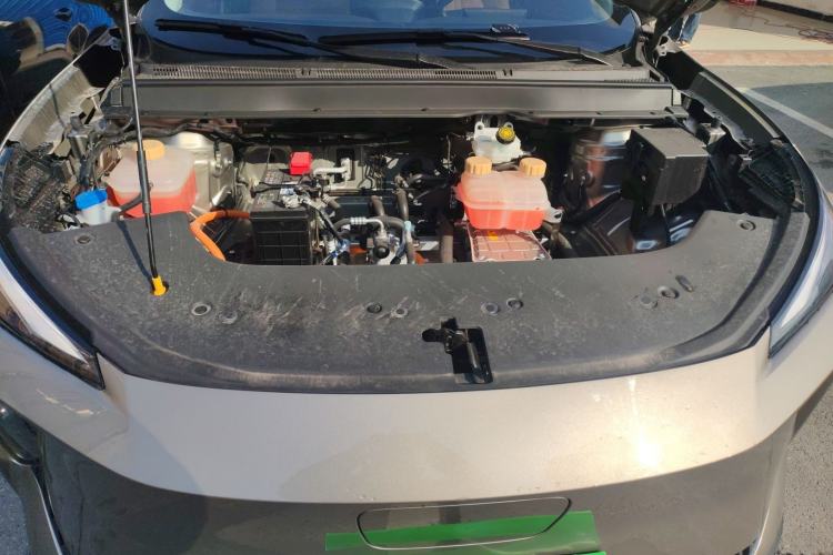 Used FORTHING Xinghai X5 2025 Model, 530 Executive Edition Engine Bay
