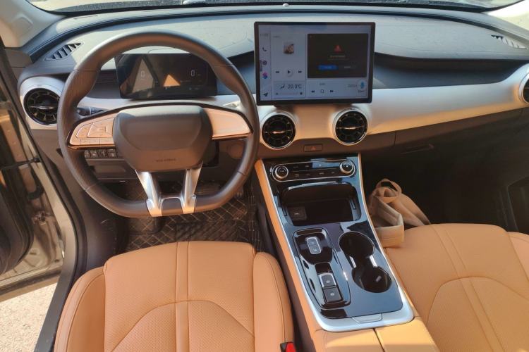 Used FORTHING Xinghai X5 2025 Model, 530 Executive Edition Interior 2