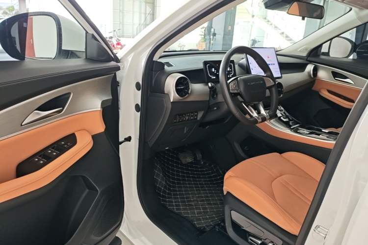 Used FORTHING Xinghai X5 2025 Model, 530 Executive Edition Driver Seat