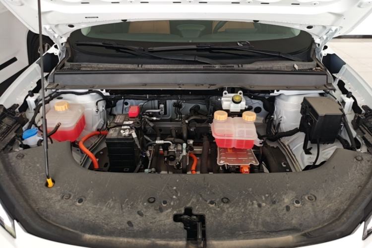 Used FORTHING Xinghai X5 2025 Model, 530 Executive Edition Engine Bay