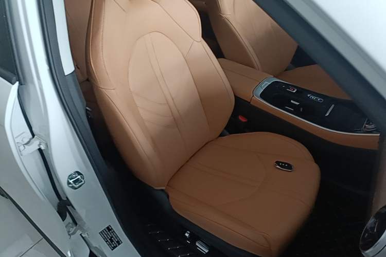 Used FORTHING Xinghai X5 2025 Model, 530 Executive Edition Right Front Seat