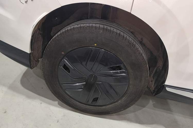 Used FORTHING Xinghai X5 2025 Model, 530 Executive Edition Right Rear Wheel Hub