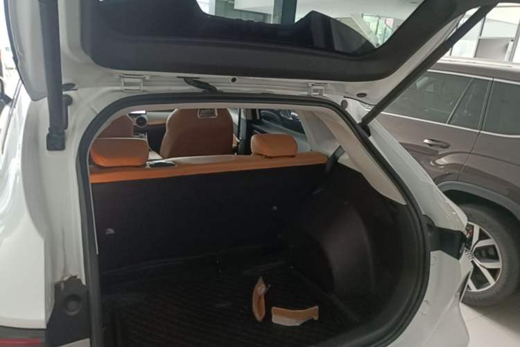 Used FORTHING Xinghai X5 2025 Model, 530 Executive Edition Trunk