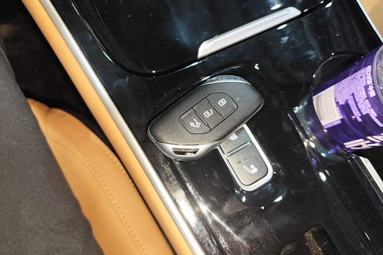 Used FORTHING Xinghai X5 2025 Model, 530 Executive Edition Vehicle Key