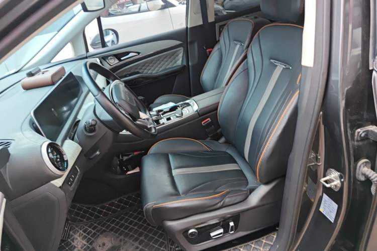 Used FORTHING Yacht 2022 1.5T DCT Chasing-the-Waves Edition Left Front Seat
