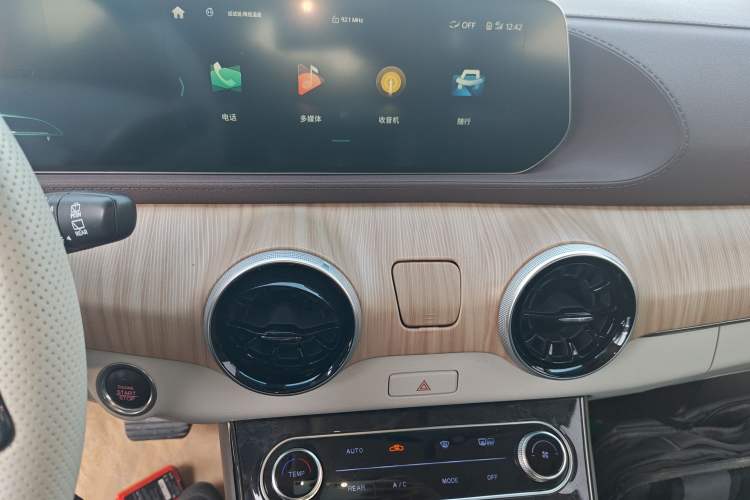 Used FORTHING Yacht 2022 1.5T DCT Chasing-the-Waves Edition Audio And AC Panel