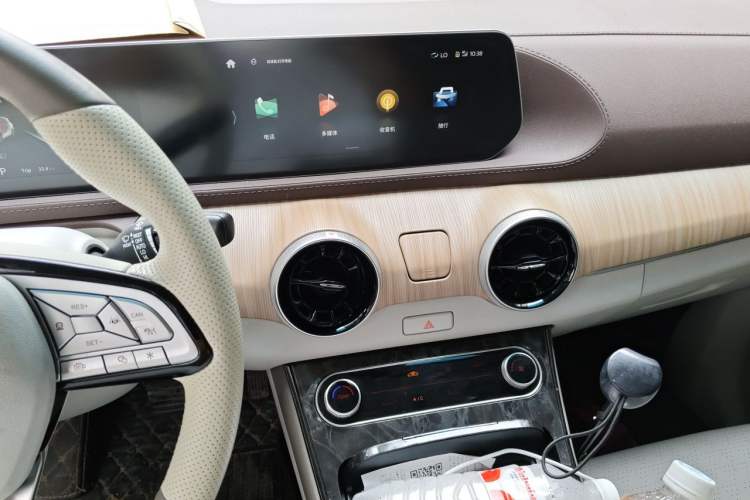 Used FORTHING Yacht 2022 1.5T DCT Chasing-the-Waves Edition Audio And AC Panel