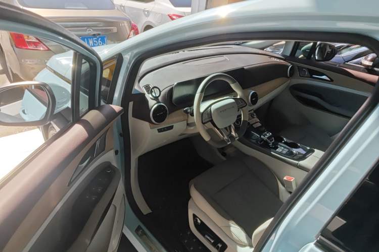 Used FORTHING Yacht 2022 1.5T DCT Chasing-the-Waves Edition Driver Seat