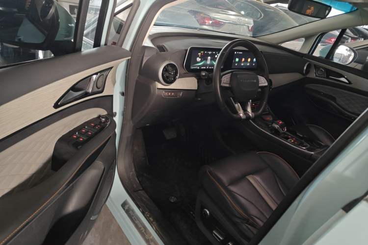 Used FORTHING Yacht 2022 1.5T DCT Chasing-the-Waves Edition Driver Seat