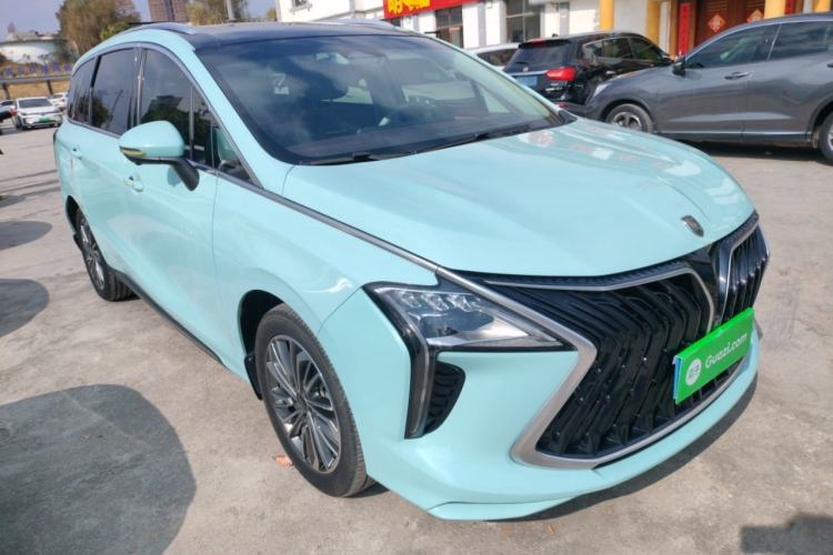 Used FORTHING Yacht 2022 1.5T DCT Chasing-the-Waves Edition Front Right 45 Deg