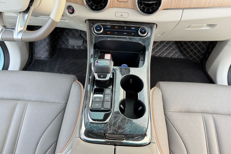 Used FORTHING Yacht 2022 1.5T DCT Chasing Wind Edition Gear Lever