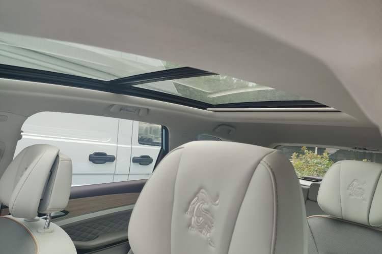 Used FORTHING Yacht 2022 1.5T DCT Chasing-the-Waves Edition Headliner