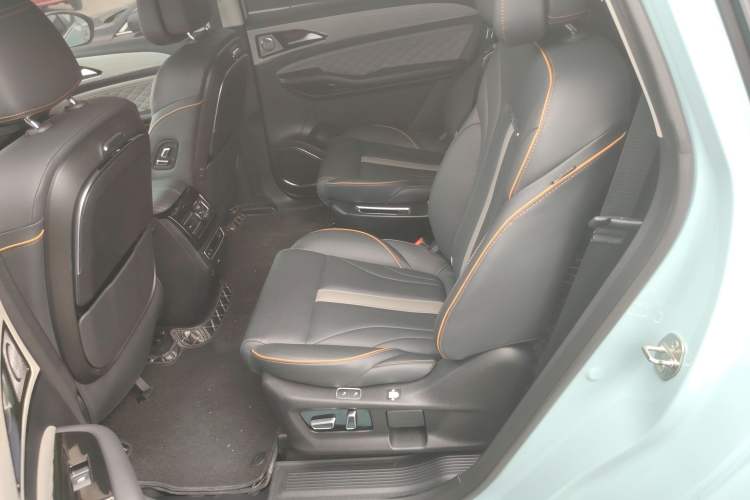 Used FORTHING Yacht 2022 1.5T DCT Chasing-the-Waves Edition Interior 2