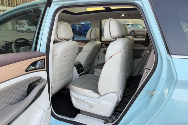 Used FORTHING Yacht 2022 1.5T DCT Chasing Wind Edition Interior 2