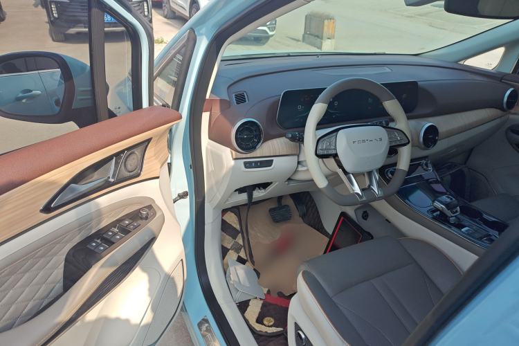Used FORTHING Yacht 2022 1.5T DCT Chasing-the-Waves Edition Interior 3