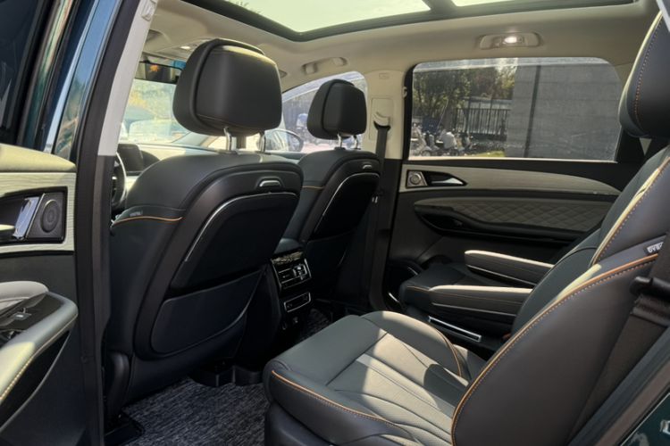 Used FORTHING Yacht 2022 1.5T DCT Chasing-the-Waves Edition Interior 3