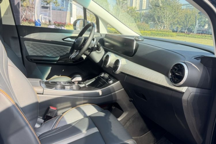 Used FORTHING Yacht 2022 1.5T DCT Chasing-the-Waves Edition Interior 4