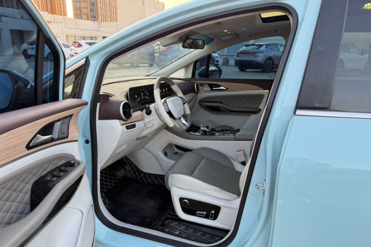 Used FORTHING Yacht 2022 1.5T DCT Chasing Wind Edition Interior 5