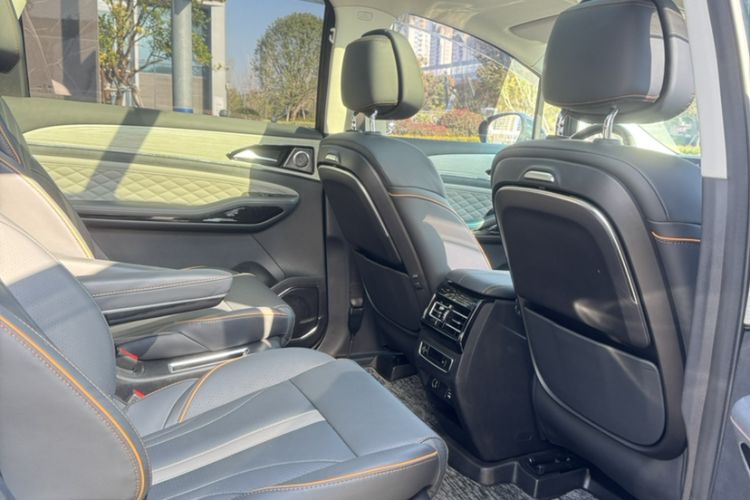 Used FORTHING Yacht 2022 1.5T DCT Chasing-the-Waves Edition Interior 5