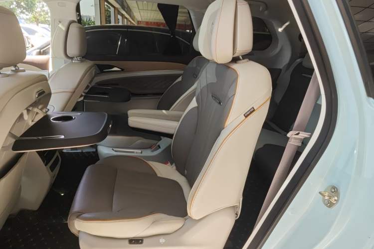 Used FORTHING Yacht 2022 1.5T DCT Chasing-the-Waves Edition Left Rear Seat