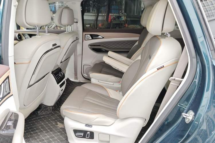 Used FORTHING Yacht 2022 1.5T DCT Chasing-the-Waves Edition Left Rear Seat